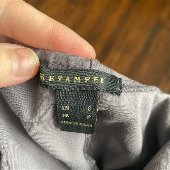 Revamped short v-neck summer dress - Picture 4 of 4